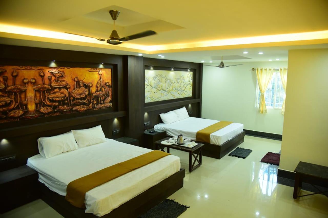 Vaishnavi Residency Tiptur Hotel Tarikere Bagian luar foto